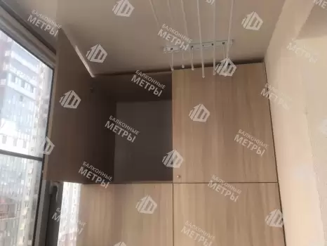 Изготовление и установка шкафа с полками из ЛДСП на балконе